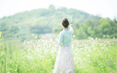 人生的方向经典语录 做一个淡定从容的女子[36条]